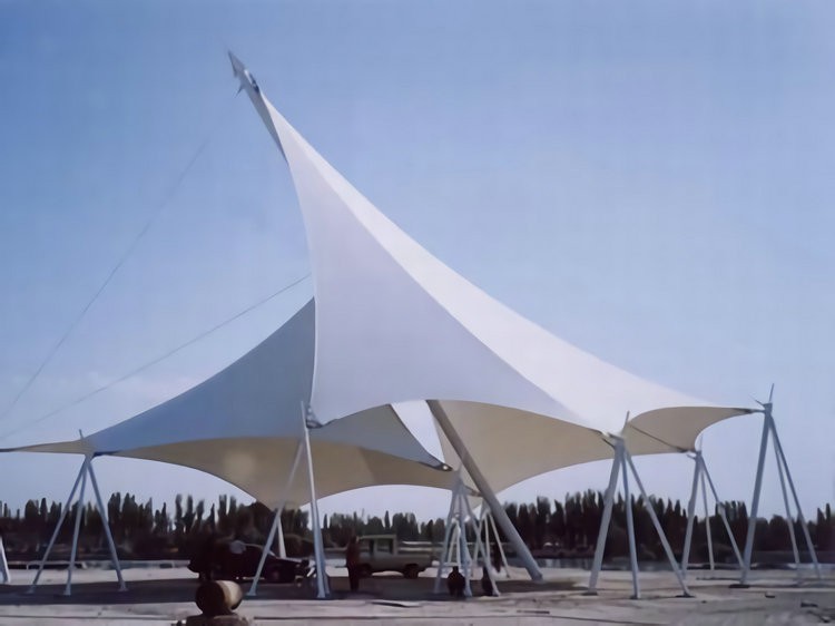 青青草官网下载施工现场